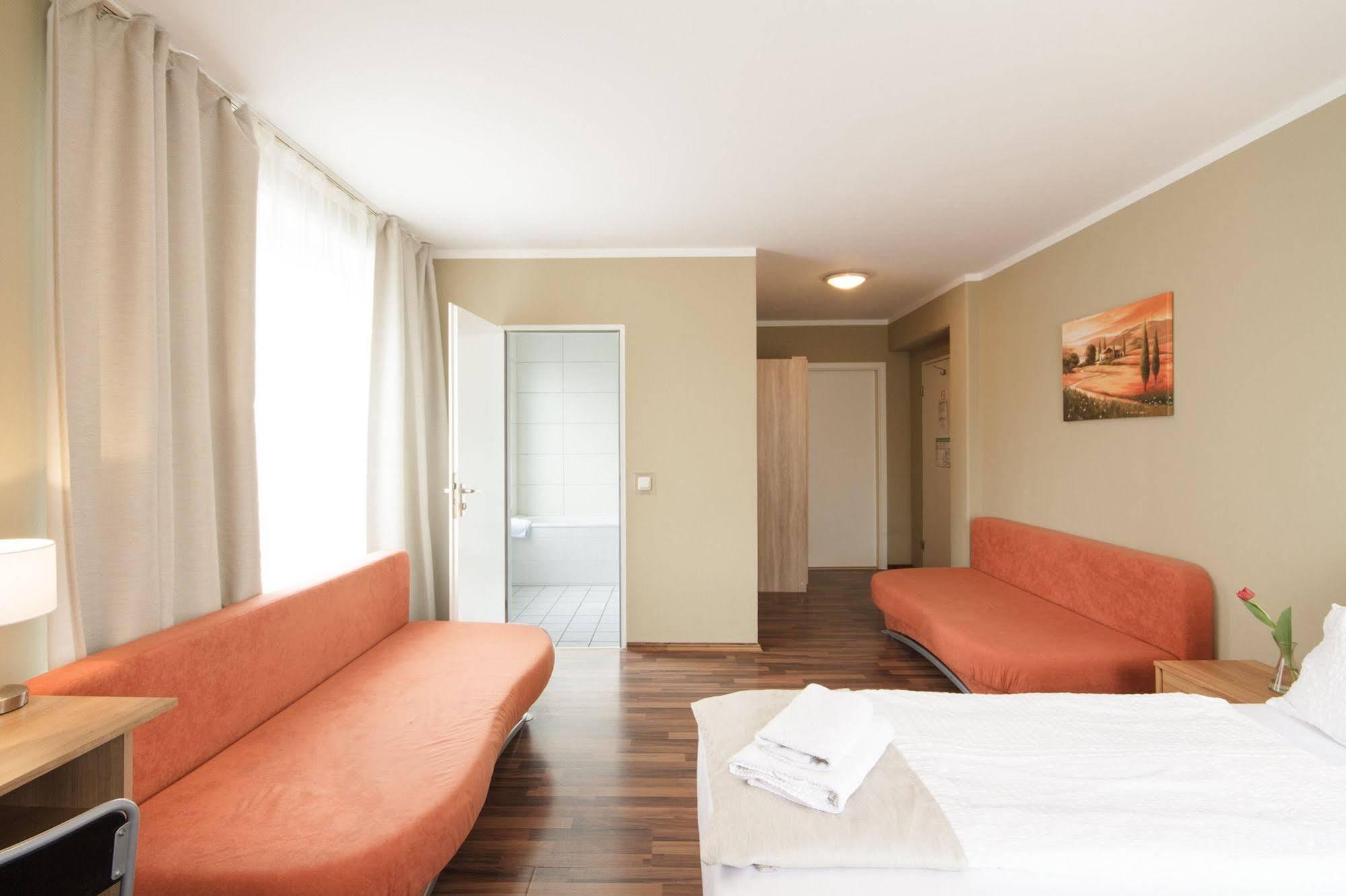 Hotel Pankow Berlin Bagian luar foto