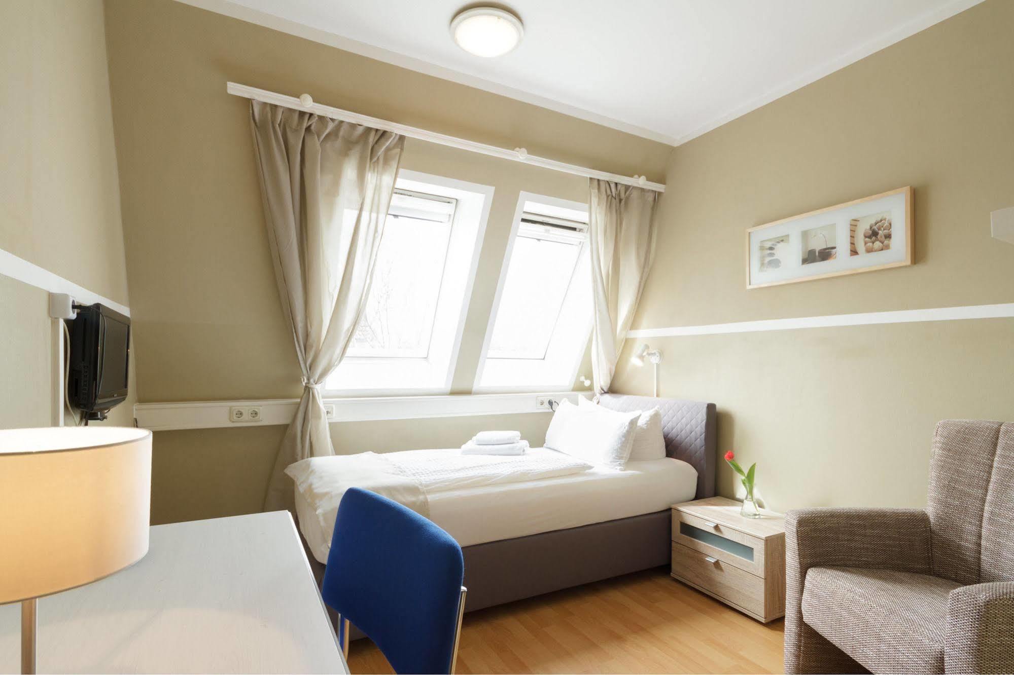 Hotel Pankow Berlin Bagian luar foto