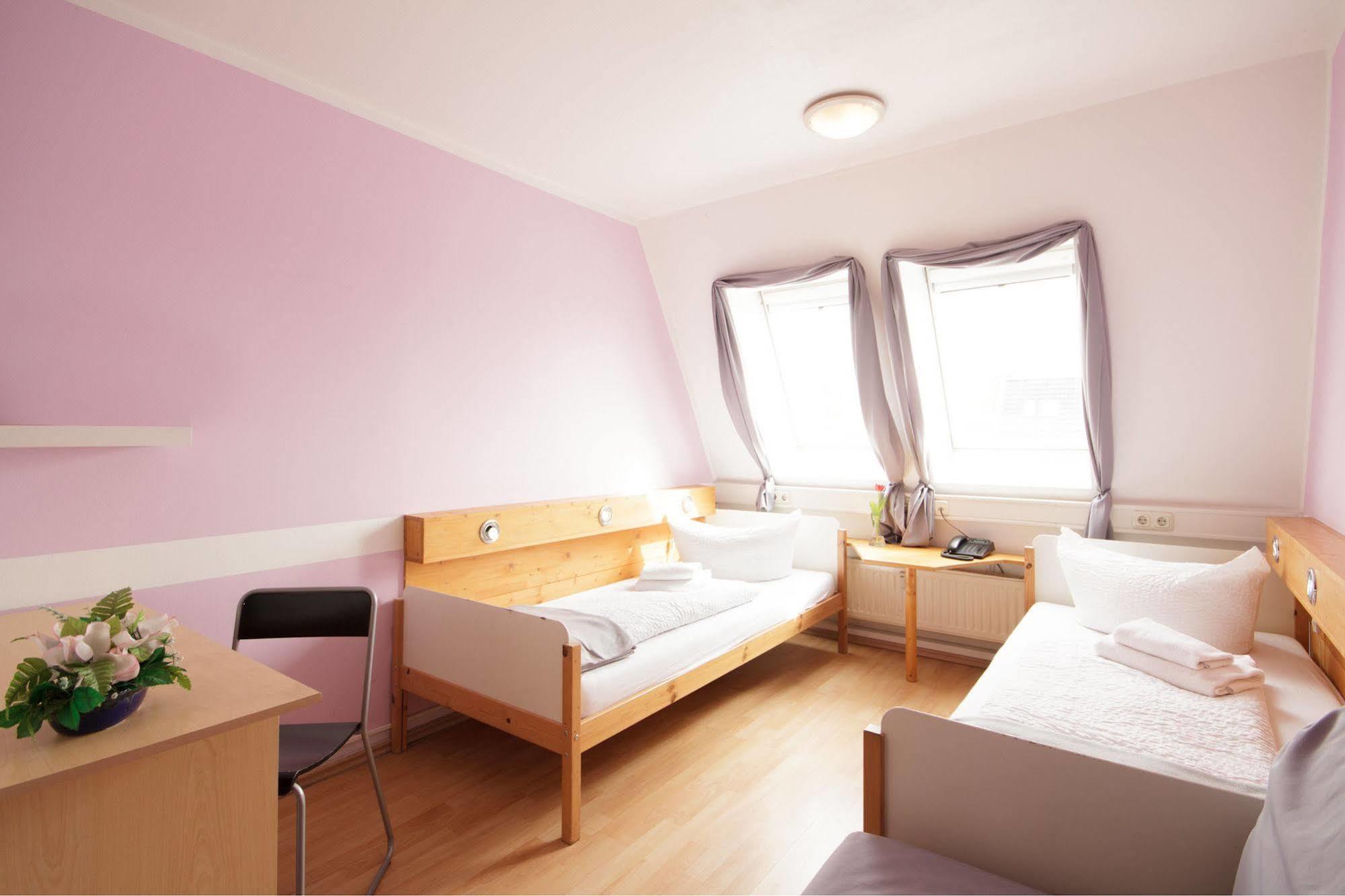 Hotel Pankow Berlin Bagian luar foto