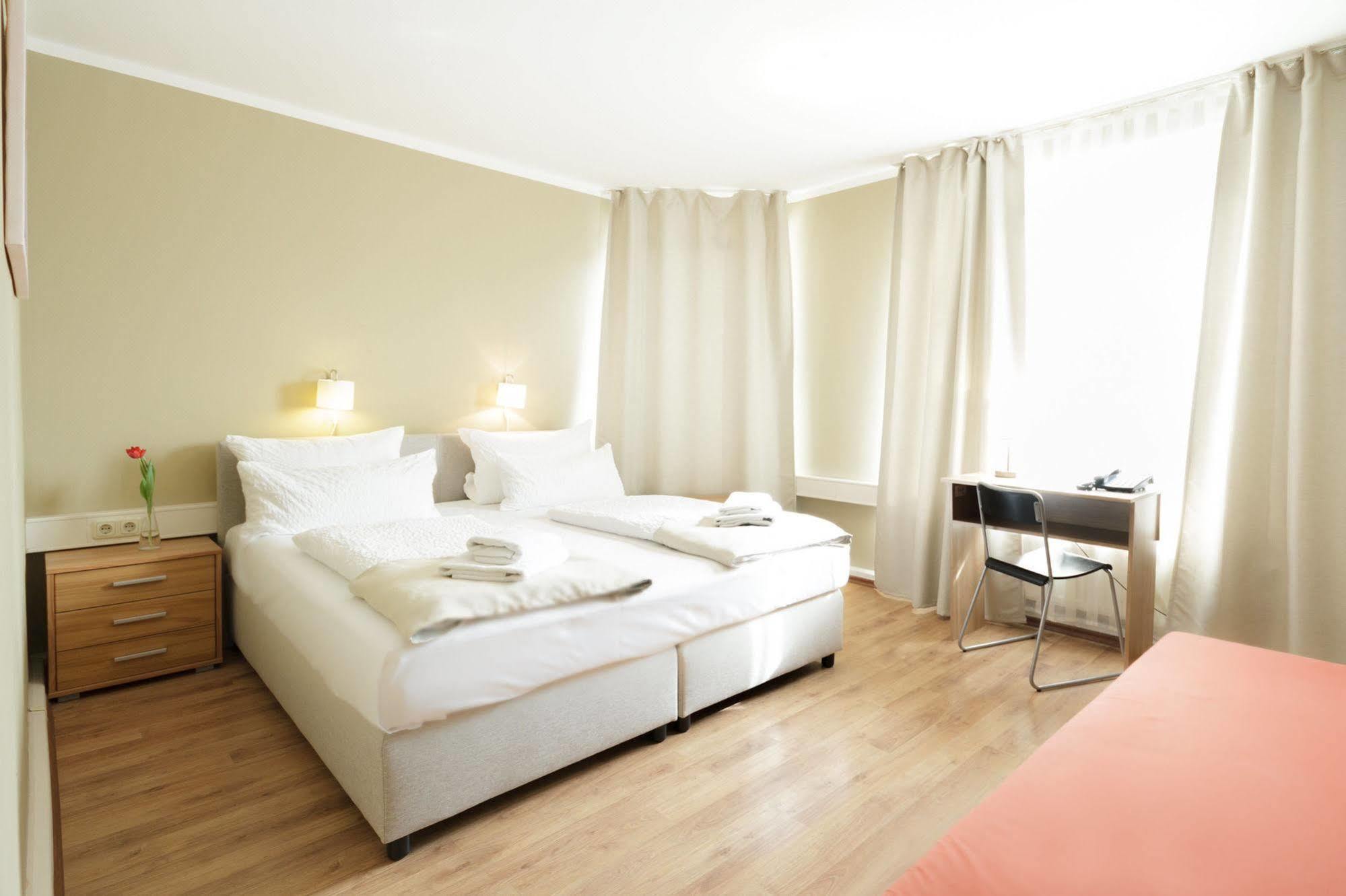 Hotel Pankow Berlin Bagian luar foto